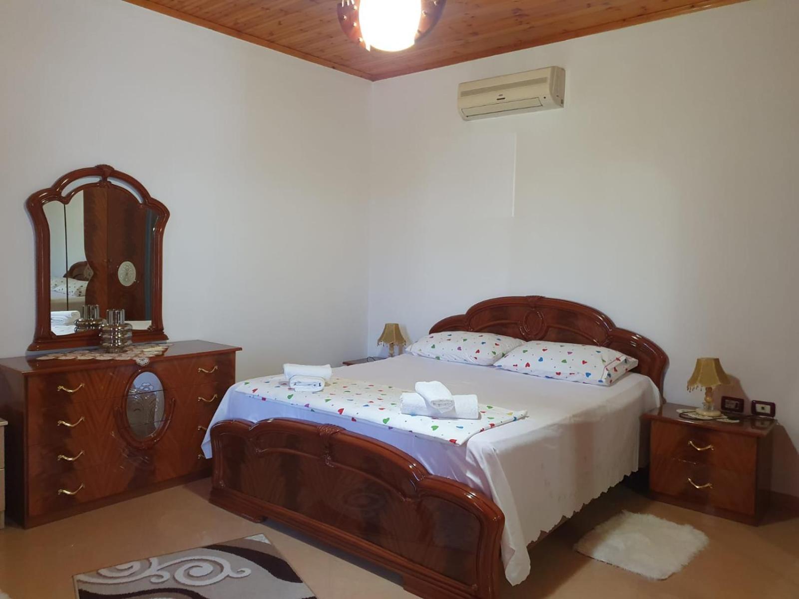 Sara Guesthouse Berat Luaran gambar