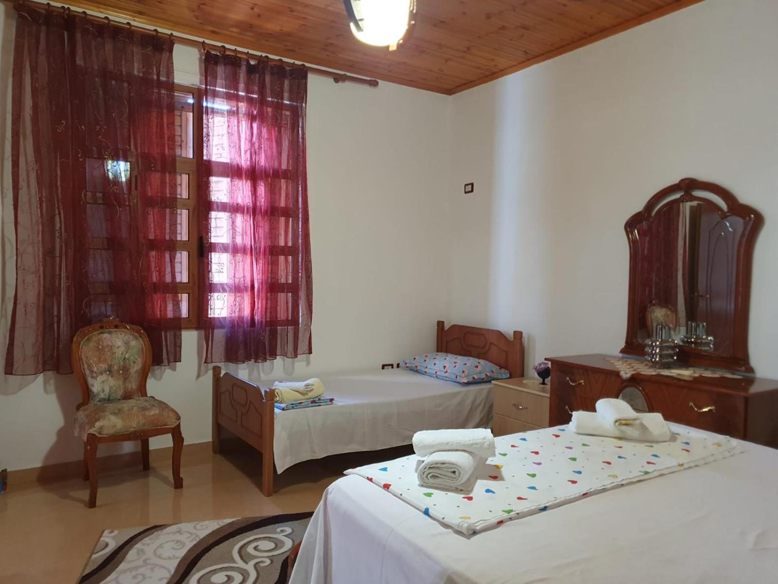 Sara Guesthouse Berat Luaran gambar