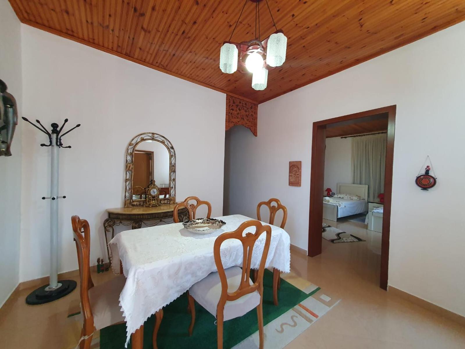 Sara Guesthouse Berat Luaran gambar