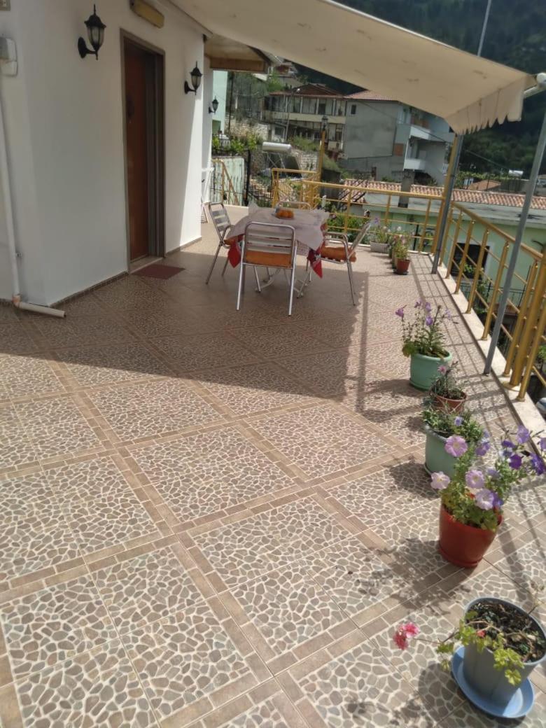 Sara Guesthouse Berat Luaran gambar